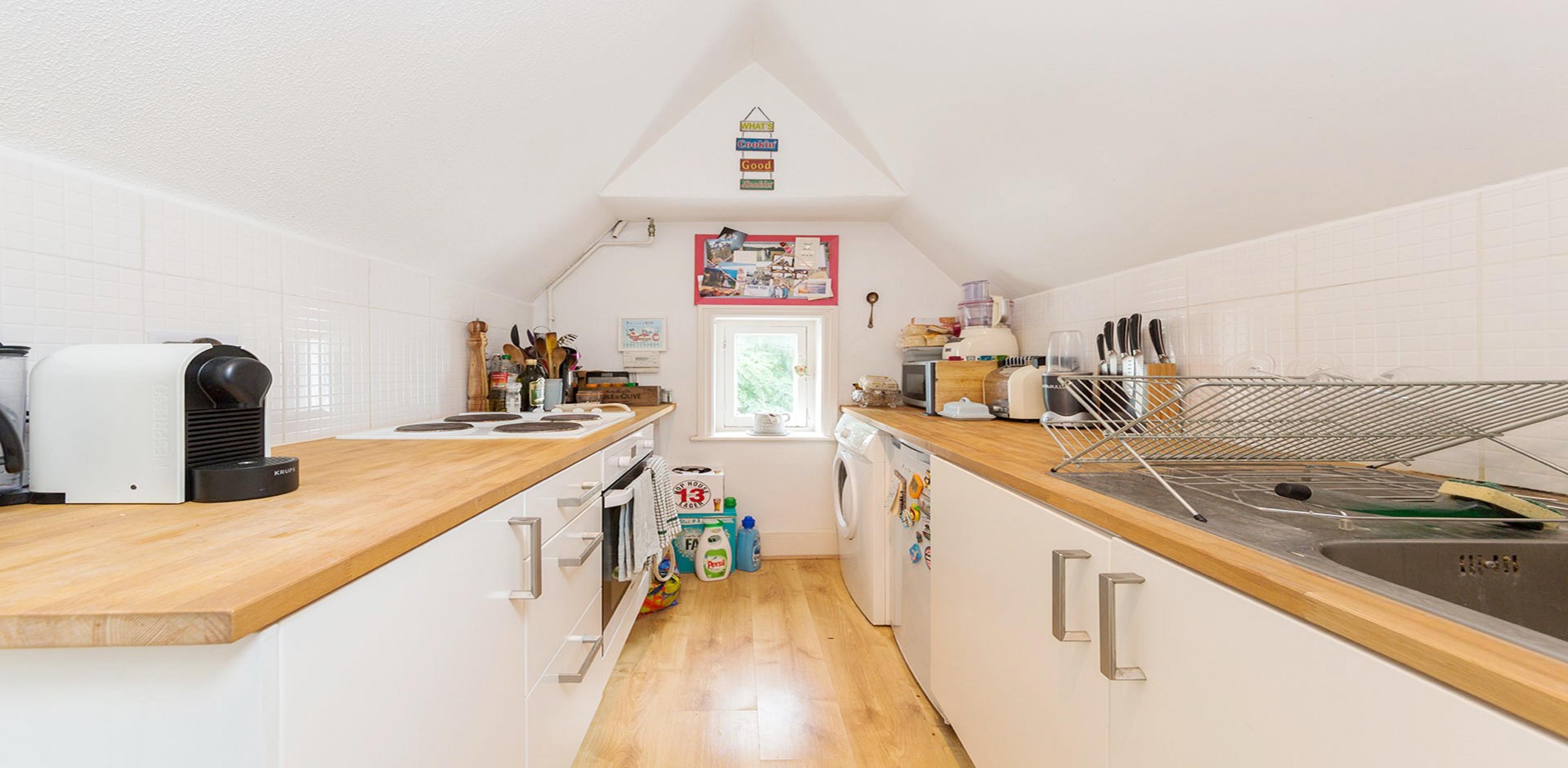 			1 Bedroom, 1 bath, 1 reception Flat			 Woodchurch Road, WEST HAMPSTEAD NW6